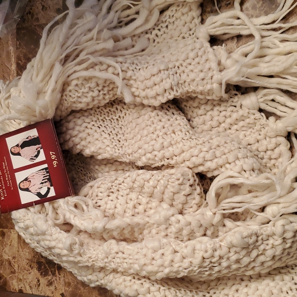 Knit triangle scarf